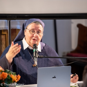 Sr. Teresa Zukic bei ihrem Vortrag